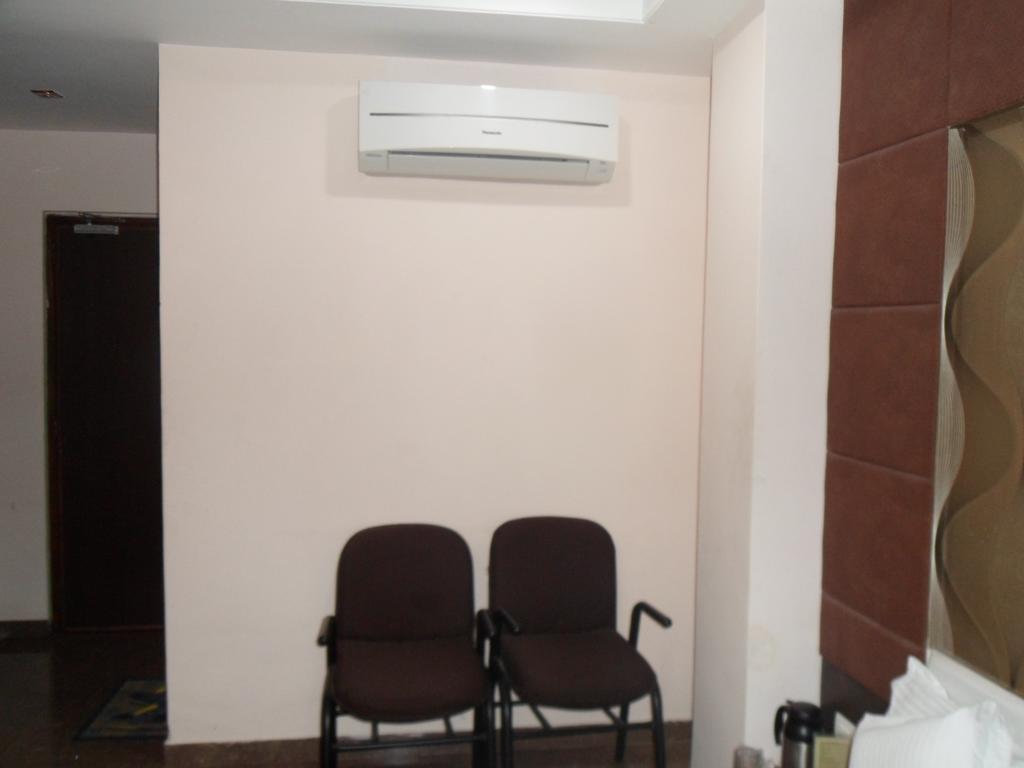 Hotel Silver Plaza Ahmedabad Rum bild