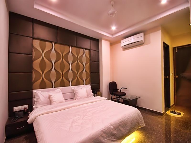 Hotel Silver Plaza Ahmedabad Exteriör bild