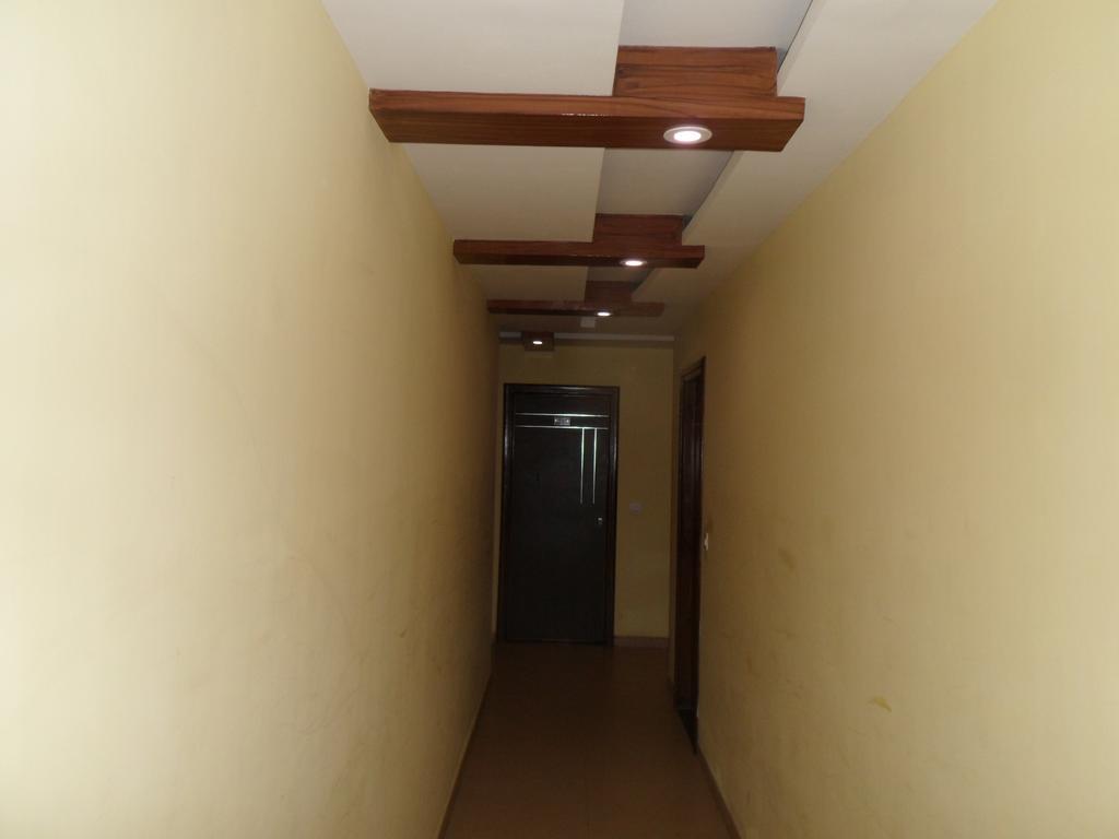 Hotel Silver Plaza Ahmedabad Exteriör bild